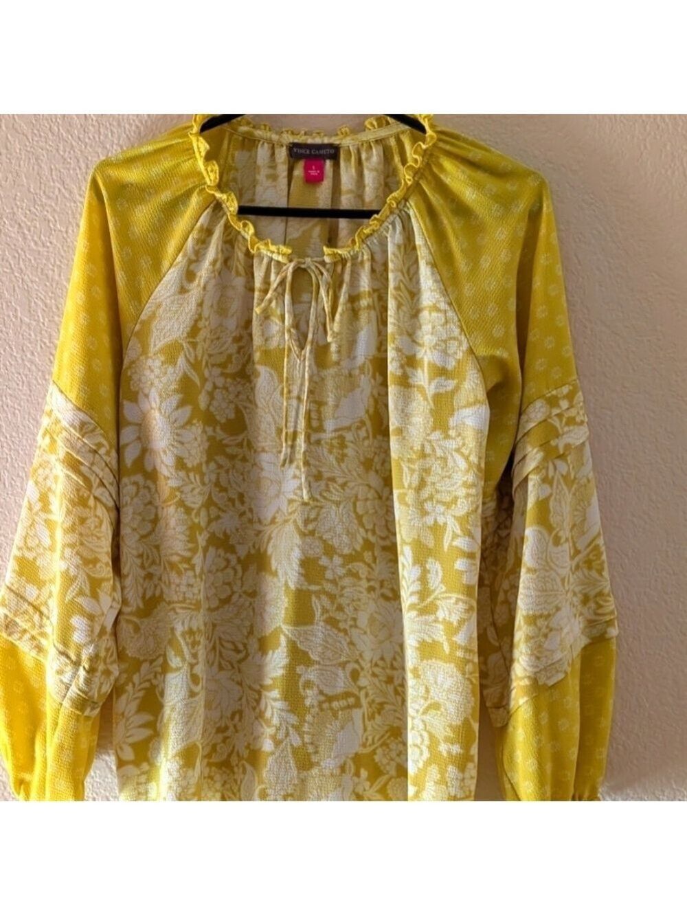 Vince Camuto Blouse, size Small , Balloon reglan long sleeves,lemon yellow color - Picture 2 of 6
